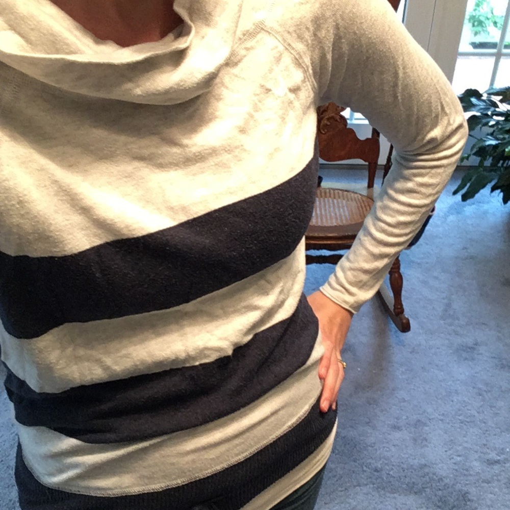 Ann Taylor light pullover sweater